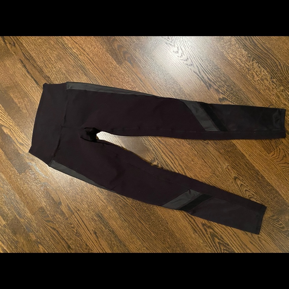 ALO YOGA LEGGINGS WITH MESH